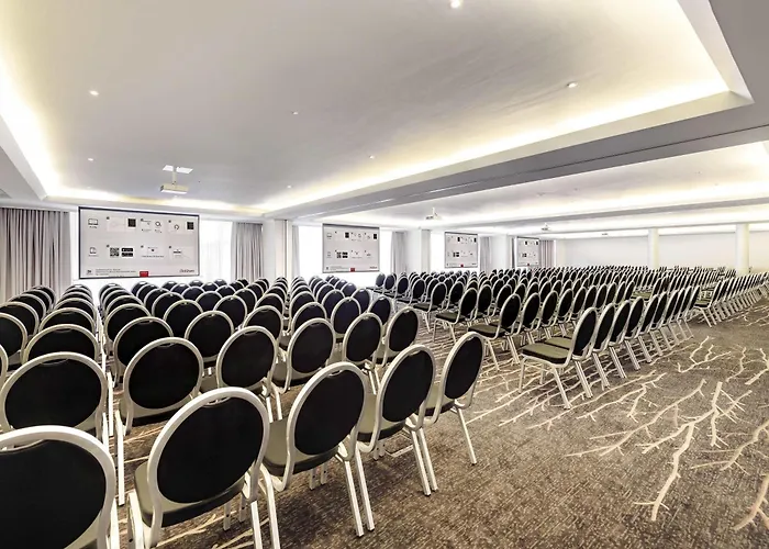 Отель Mercure Duesseldorf Карст